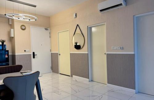 Kampung Pantai Dalam Apartment | Charming 2-Room with Amenities