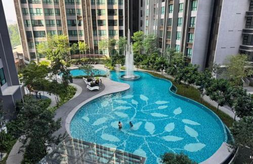 Kampung Pantai Dalam Apartment | Charming 2-Room with Amenities
