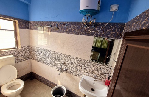 Beltola Hotel | Charming 8-bedroom hotel with WiFi, AC in wonderful Guwahati