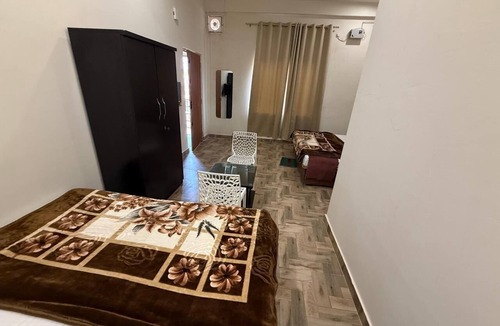 Sigra House | Charming 9-bedroom building with AC in vibrant Varanasi