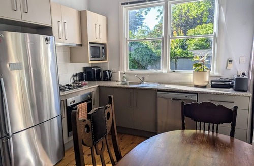 Bathurst House | Charming Bathurst Bungalow on Leafy Street