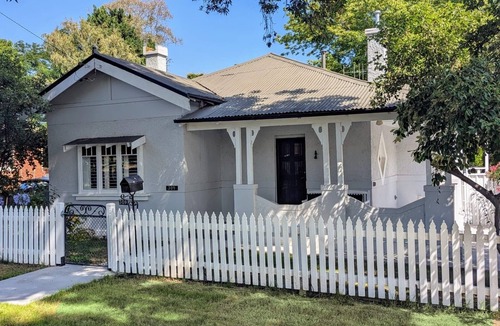 Bathurst House | Charming Bathurst Bungalow on Leafy Street