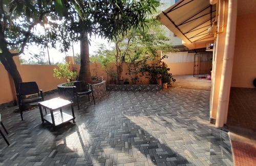 Holy Cross Colony House | Charming bungalow with AC and WiFi in beautiful Dabolim