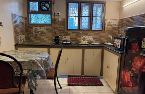 Ashok Nagar Villa | Charming Chennai Private Heritage One Bedroom Guest Suite with Parking