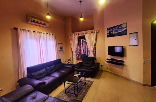 Nagoa Villa | Cheerful 3 bedroom villa with swimming pool