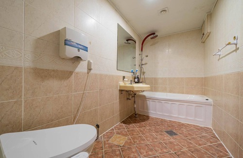 Dongsong Hotel | Cheolwon Shell