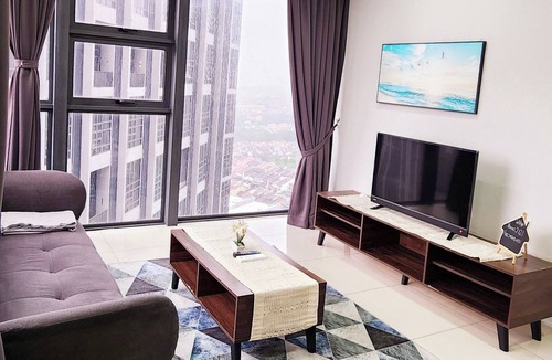 Taman Mutiara Apartment | Cheras Minimalist Duplex Retreat for 8 Guests