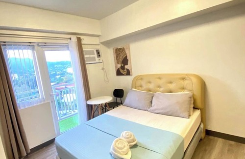 Guadalupe Apartment | Chic 1-bedroom apartment in phenomenal Cebu City with fitness room, AC