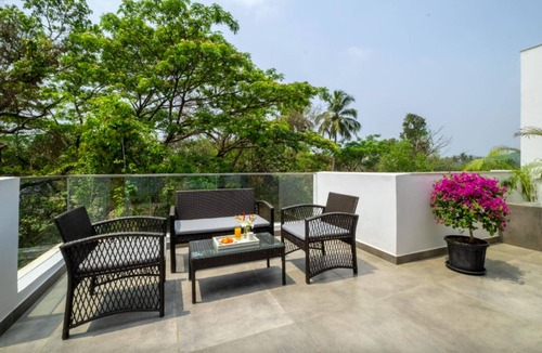 Assagao Apartment | Chic 2BR Hideaway in Assagao Near Anjuna Beach