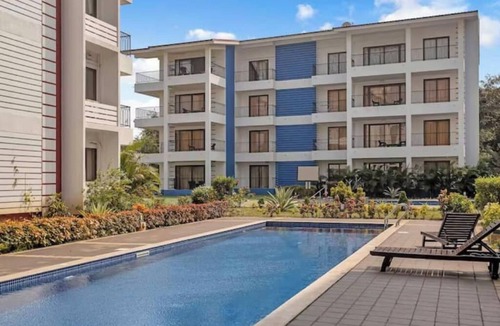 Saunta Vaddo Apartment | Chic Baga Studio Pool/Gym/Jacuzzi Walk To Beach