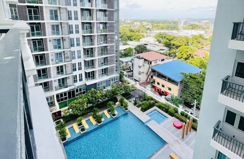 Mandurriao Apartment | Chic Studio Spaces at LaFayette Park Square
