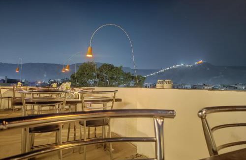 Amer Fort Road Hotel | Chillout - A Boutique Hotel & Rooftop Restaurant Jaipur