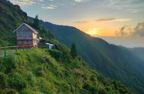Kurseong Ski Chalet | Chimney Farmstay