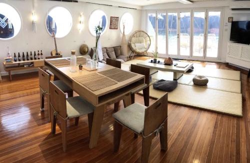 Aberdeen Boat Rental | Cipango - Hong Kong Houseboat