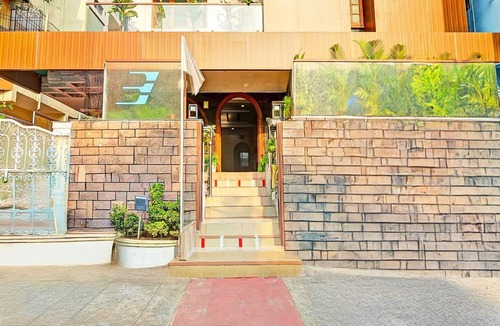 Dwaraka Nagar House | Classic With Balcony Vijaya Residency