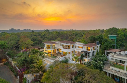 Pilerne Industrial Estates Villa | Cliffhouse by Hireavilla -5br w Pvt Pool in Saipem