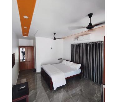 Kuzhuppilly House | Coastal Den Homestay