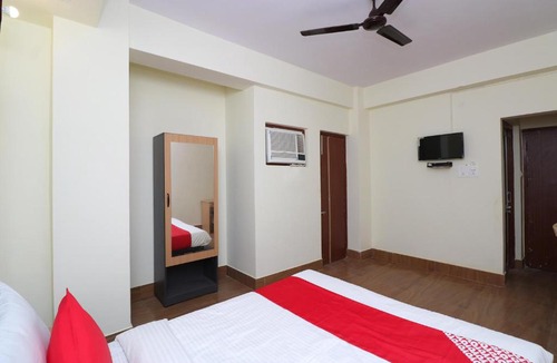 Danapur Hotel | Collection O 74428 Hotel Pranjal Inn Bailey Rd