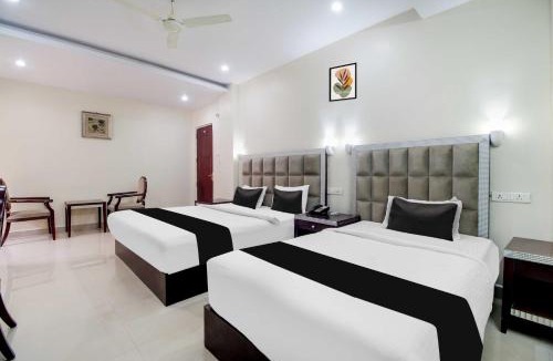 Gajuwaka Hotel | Collection O CMR Mall Gajuwaka