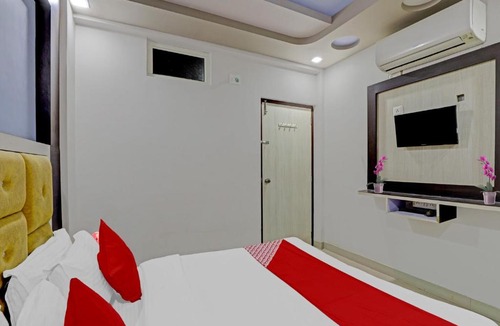 Visnagar Hotel | Collection O Hotel Shiv Villa