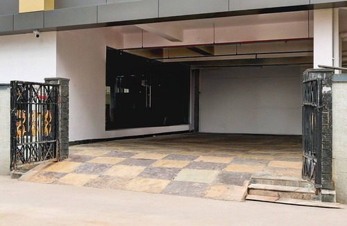 Vijayawada House | Collection O Mahanadu Road Vijayawada