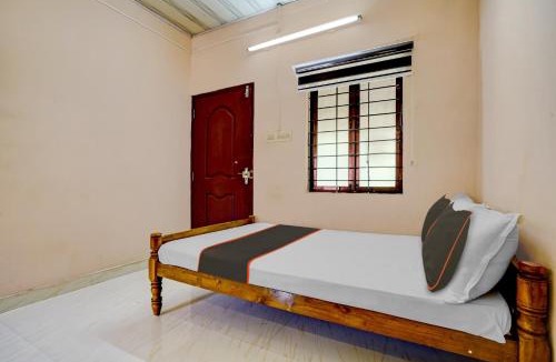 Kuravilangad Hotel | Collection O Mali Residency