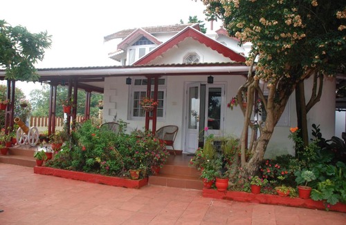 Coonoor House | Colonial 4 B/R Home, Great for Families, Coonoor