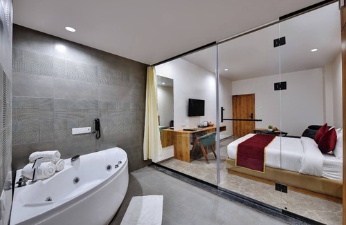 Ahmedabad Hotel | Comfort Inn sapphire Chandkheda
