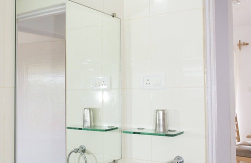 Benaulim Apartment | Contemporary apartment, great views, pool, WIFI, parking near fabulous beach