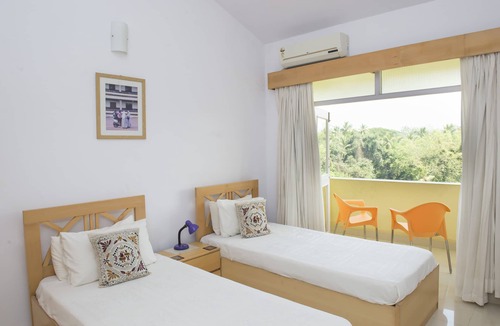 Benaulim Apartment | Contemporary apartment, great views, pool, WIFI, parking near fabulous beach