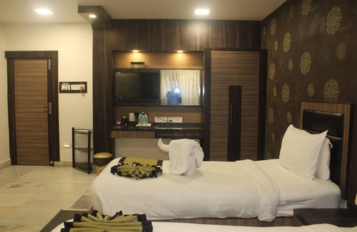 Malda Hotel | continental lodge