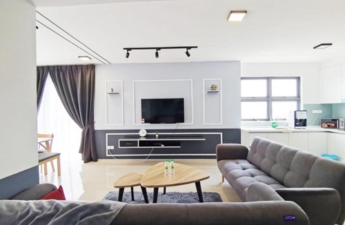 Taman Mutiara Apartment | Corner Duplex Apartment @ EkoCheras (2BR)