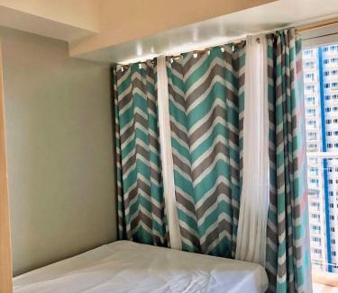 Barangka Ilaya Hotel | Cosy Light Residences Unit Staycation
