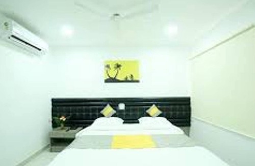 HITEC City House | Cosy Room With Private Bath And Work Desk