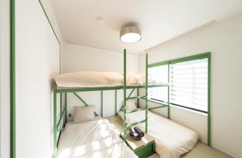 Nishiazabu Apartment | Courtyard HIROO