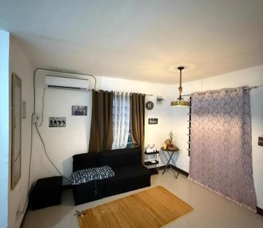 Magalang Hotel | Cozy 2-bedroom family house near Clark & Angeles city