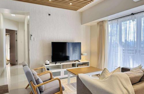 Pasig Apartment | Cozy 3BR Lumiere Pasig Near BGC Condo w Parking