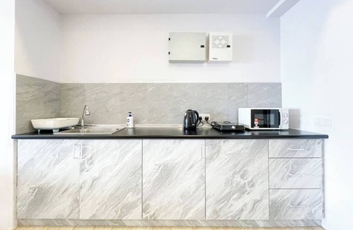 Bandar Tun Razak Condo | Cozy condo (4 pax) with Wi-Fi & city view