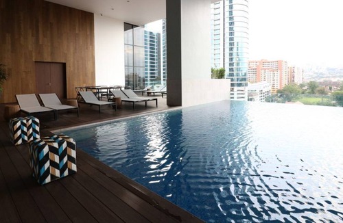 Bangsar Condo | Cozy Couple Ciy Loft. 3 Min Walking distance to LRT. 1 Station to KL Sentral.