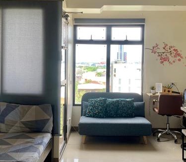 Mabolo Apartment | Cozy Studio, super fast internet, workspace and washer