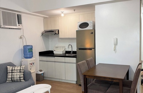 Poblacion District Condo | Cozy studio unit Abreeza Place with WiFi/Netflix in Davao City