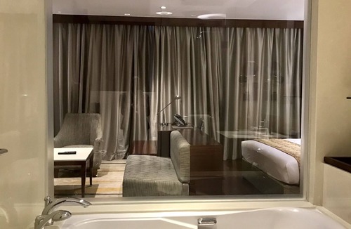 Maradu Hotel | Crowne Plaza Kochi by IHG