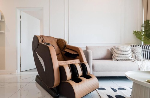 Kampung Pantai Dalam Apartment | Cubic Botanical Massage Chair by Feel Home