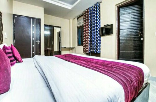 Sector 63 Hotel | CWR Stays