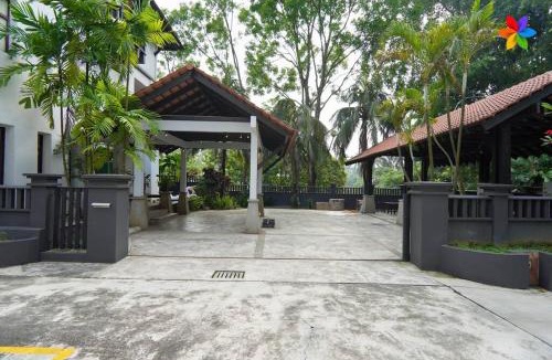 Kuala Lumpur Villa | Damansara Villa with Pool - Electronic Dart, BBQ, Karaoke