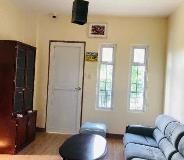 Minalabac House | Dams Guesthouse