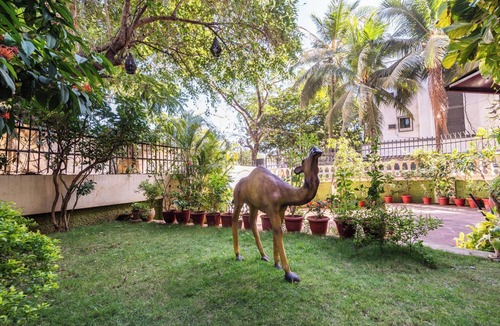 Malad East House | Dazzling 4 BHK bunglow near Film City Goregaon