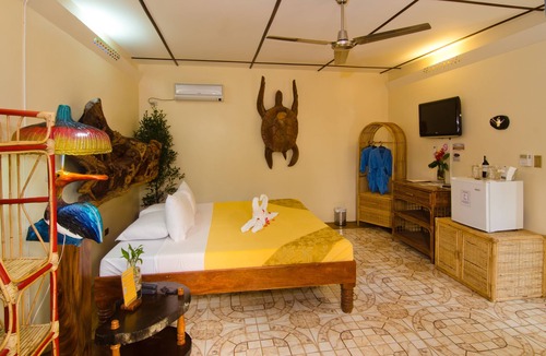 Puerto Princesa City Centre Resort | Deep Forest Garden Hotel