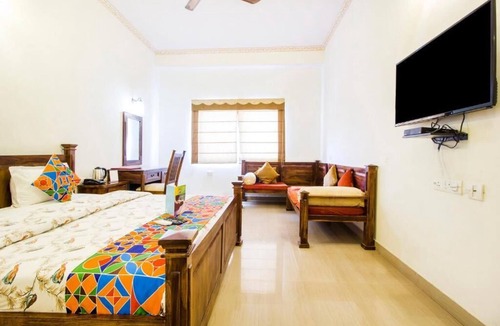 Jagatpura Hotel | Deluxe Double Room #3/W breakfast