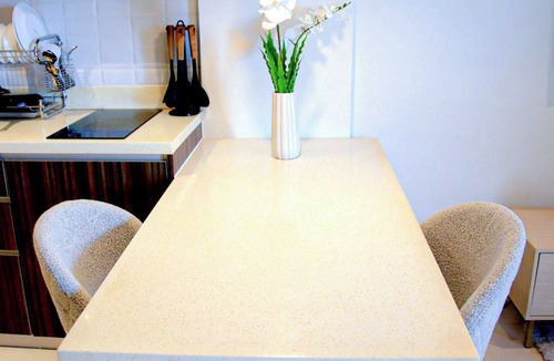 Maribago Condo | Deluxe Studio unit condo in Lapu-lapu City with WiFi, AC